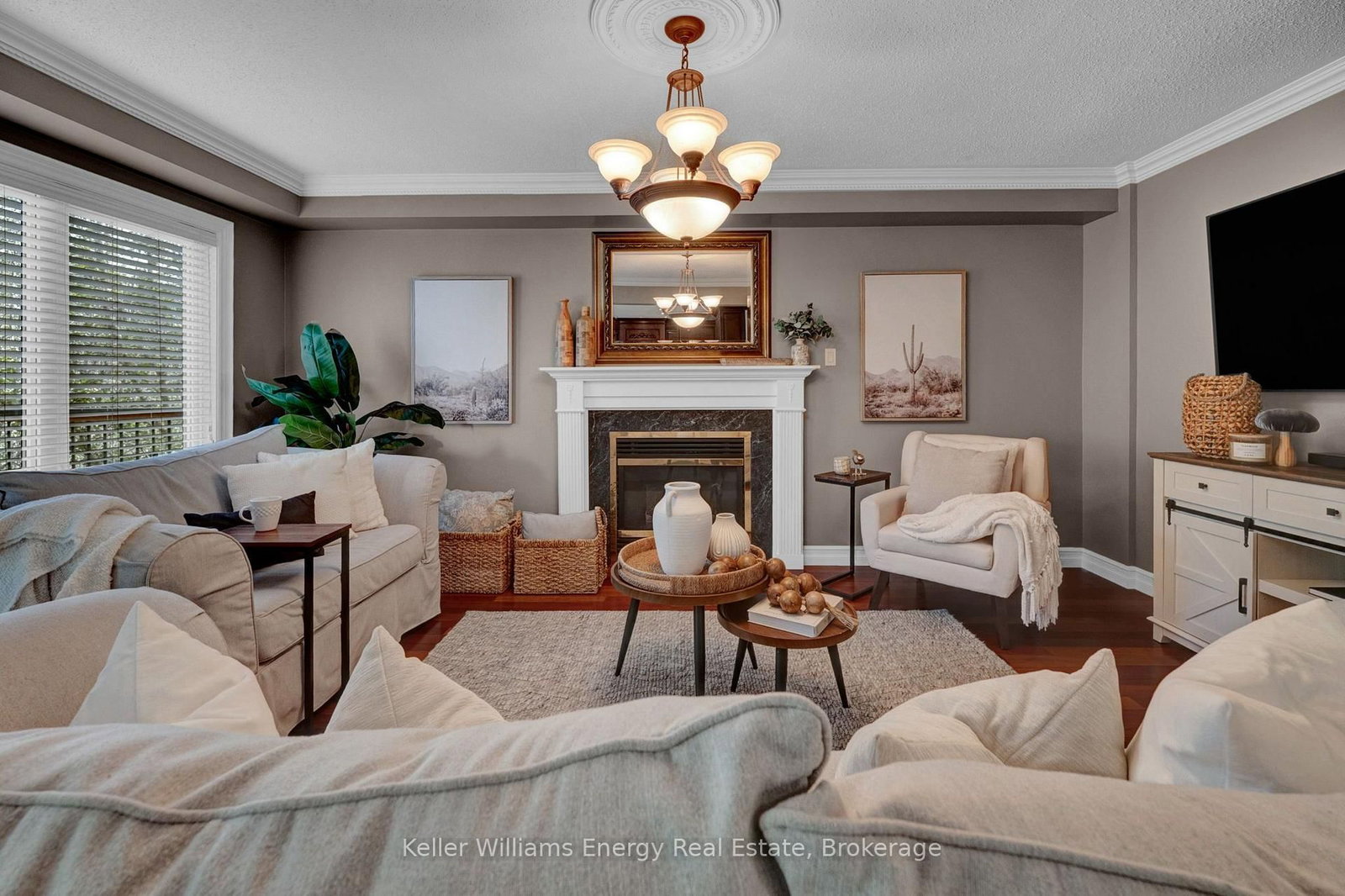 35 Living Court • Clarington, ON photo 9