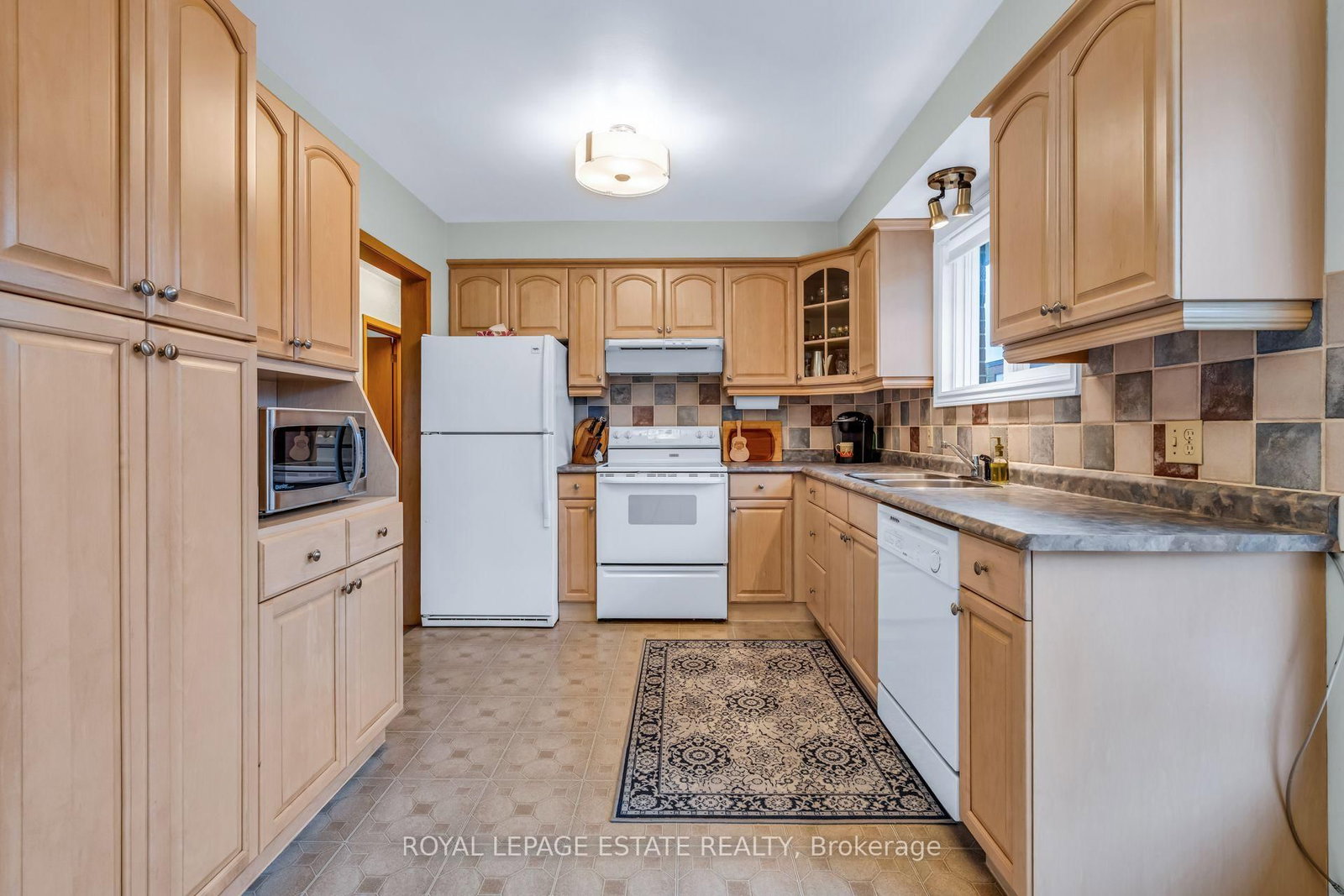 252 Brimorton Road • Toronto, ON photo 10