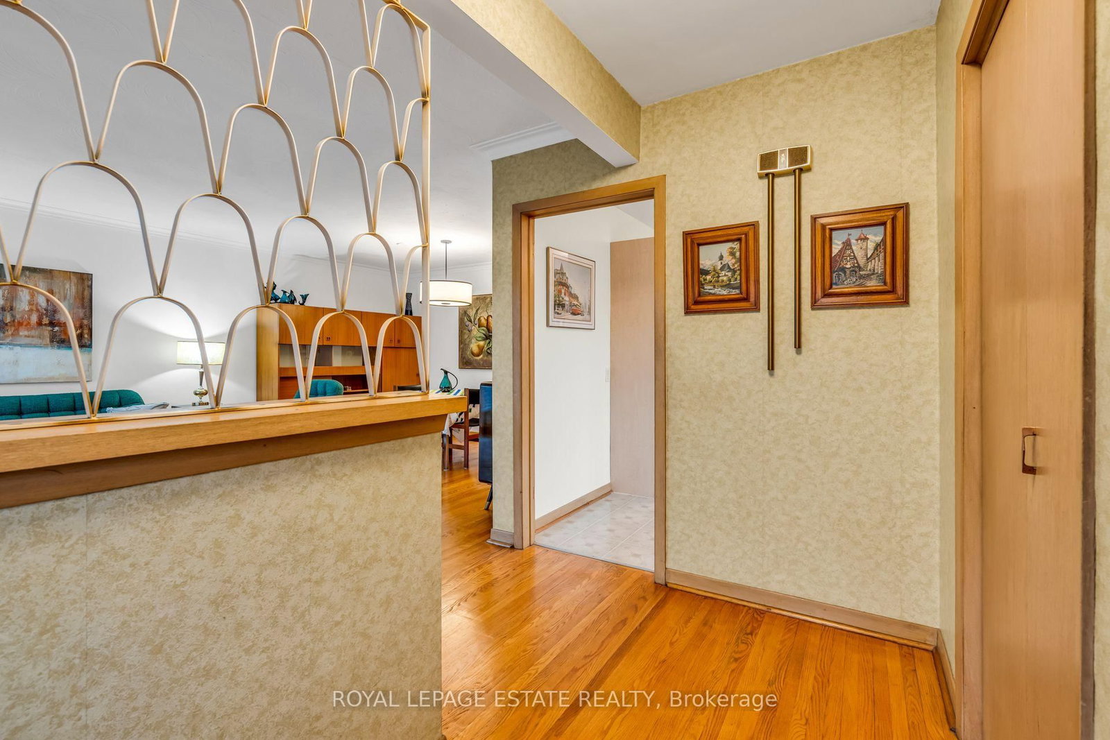 252 Brimorton Road • Toronto, ON photo 3