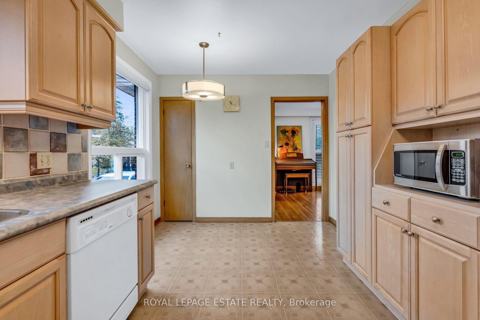252 Brimorton Road • Toronto, ON photo 8