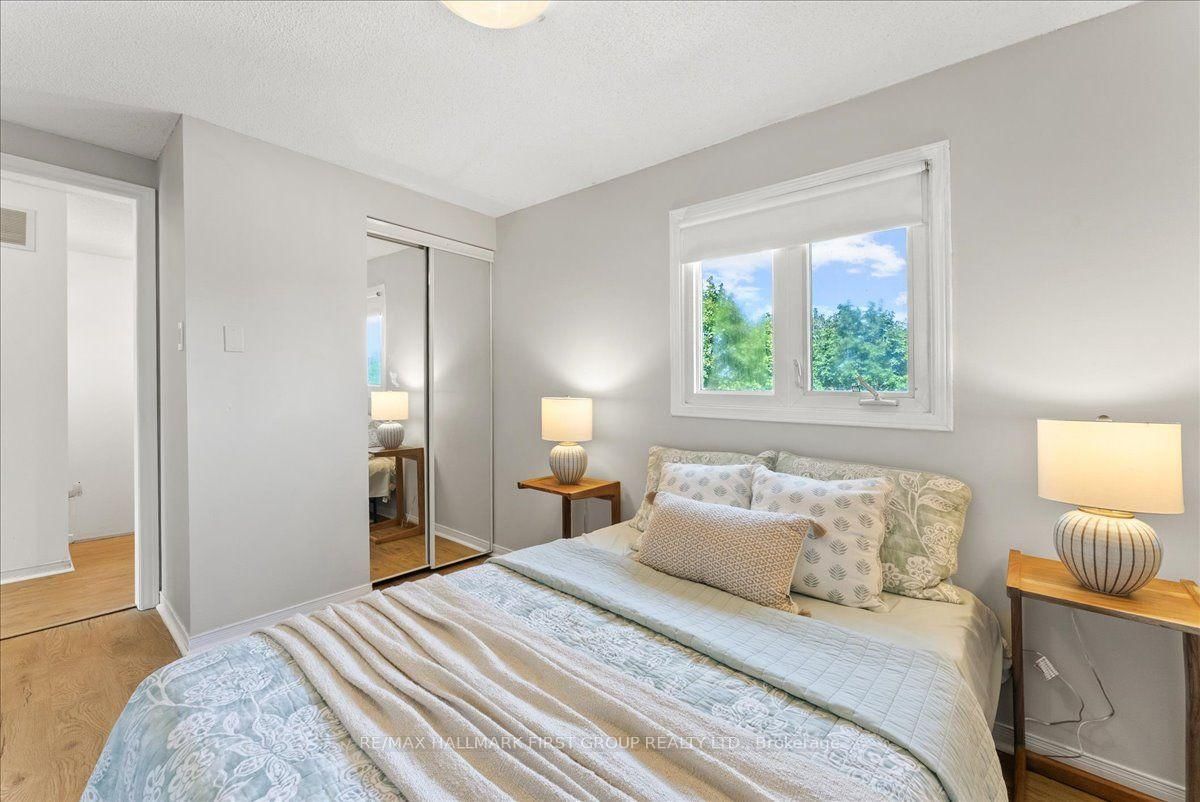 24 Fernbank Place • Whitby, ON photo 13