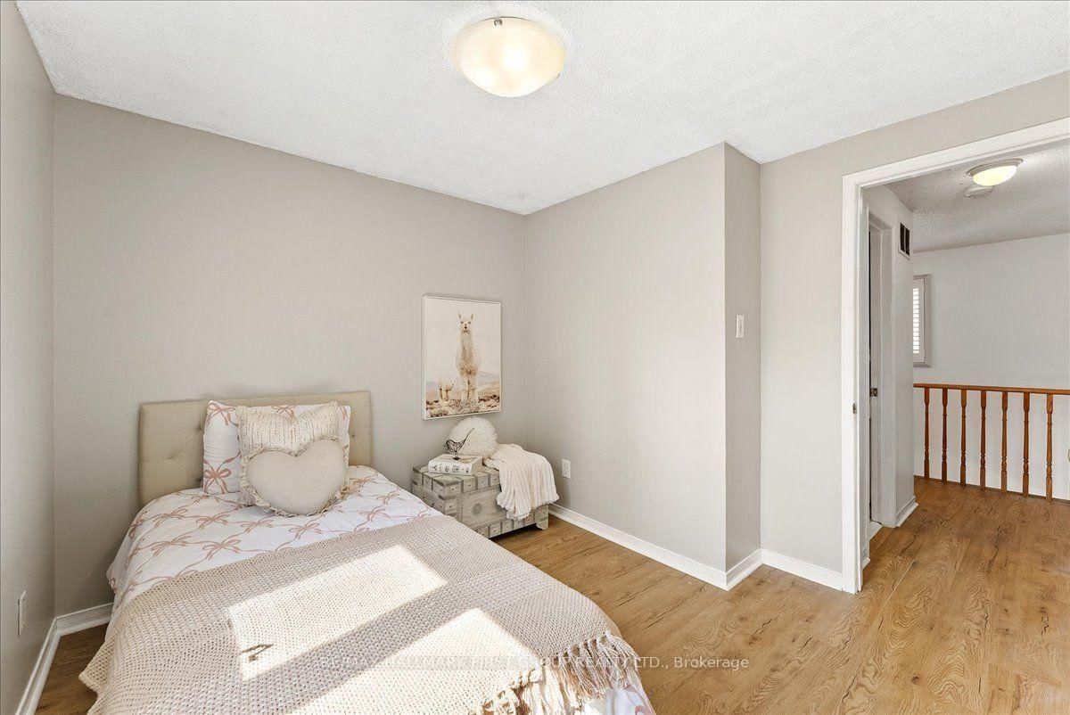 24 Fernbank Place • Whitby, ON photo 18