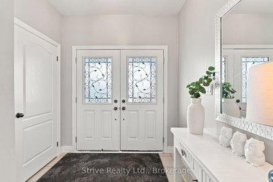 14 Vetzal Court • Clarington, ON photo 3