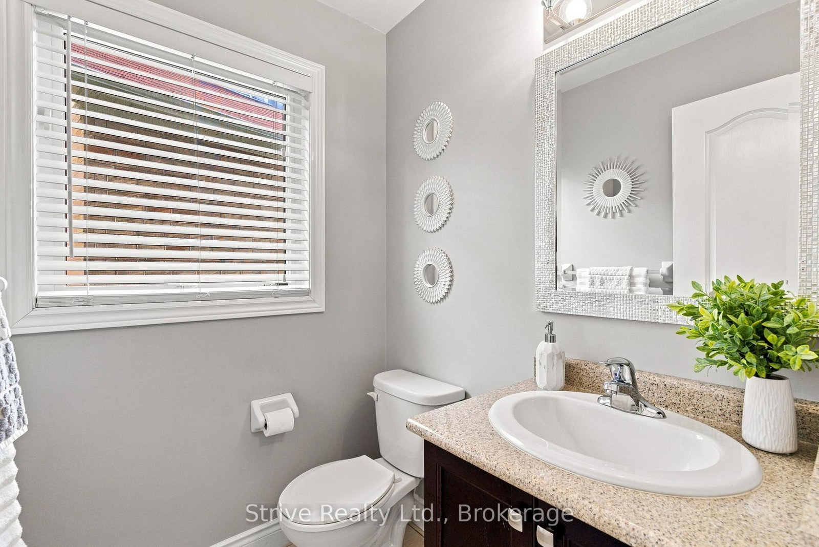 14 Vetzal Court • Clarington, ON photo 6