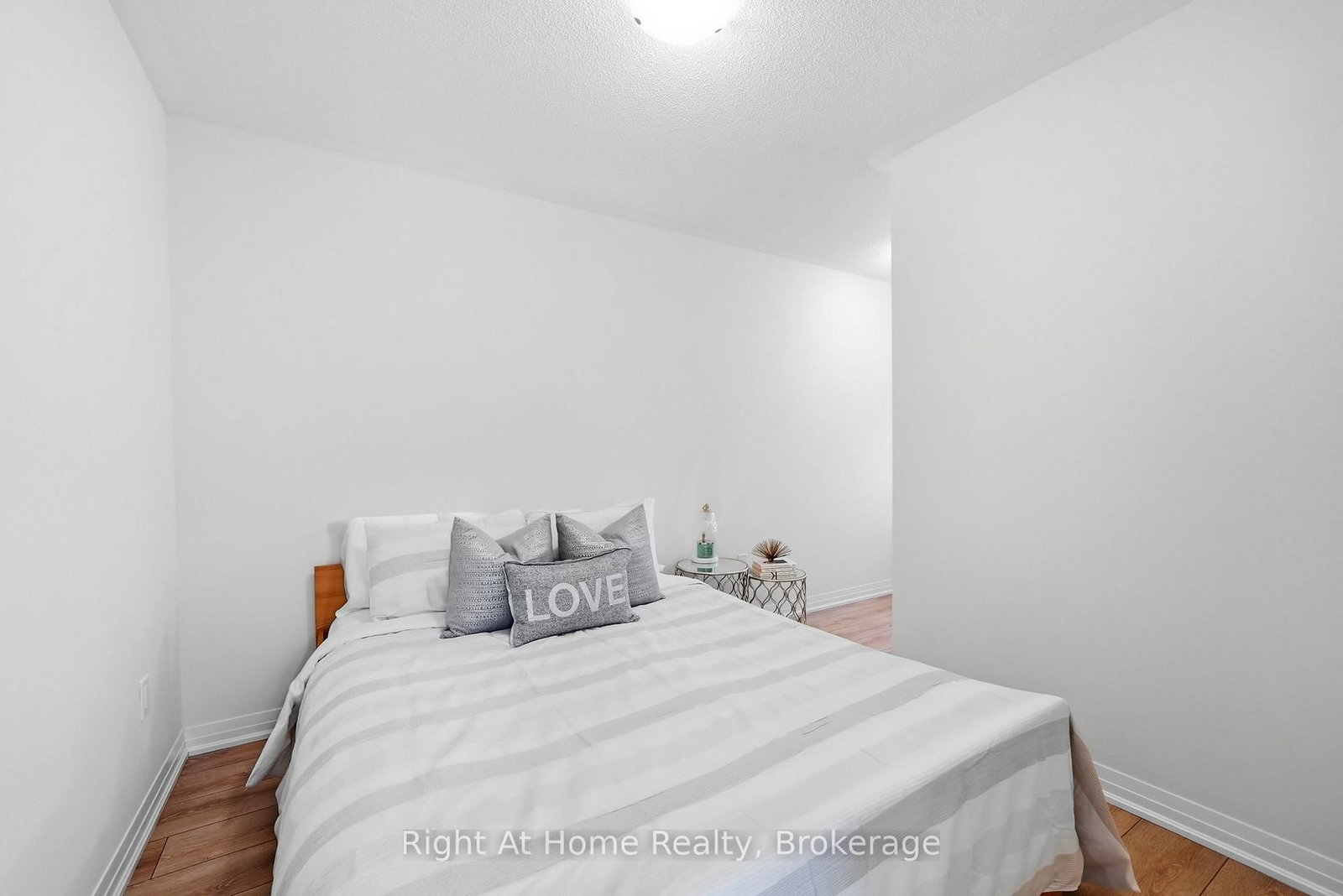52 Emmas Way • Whitby, ON photo 28