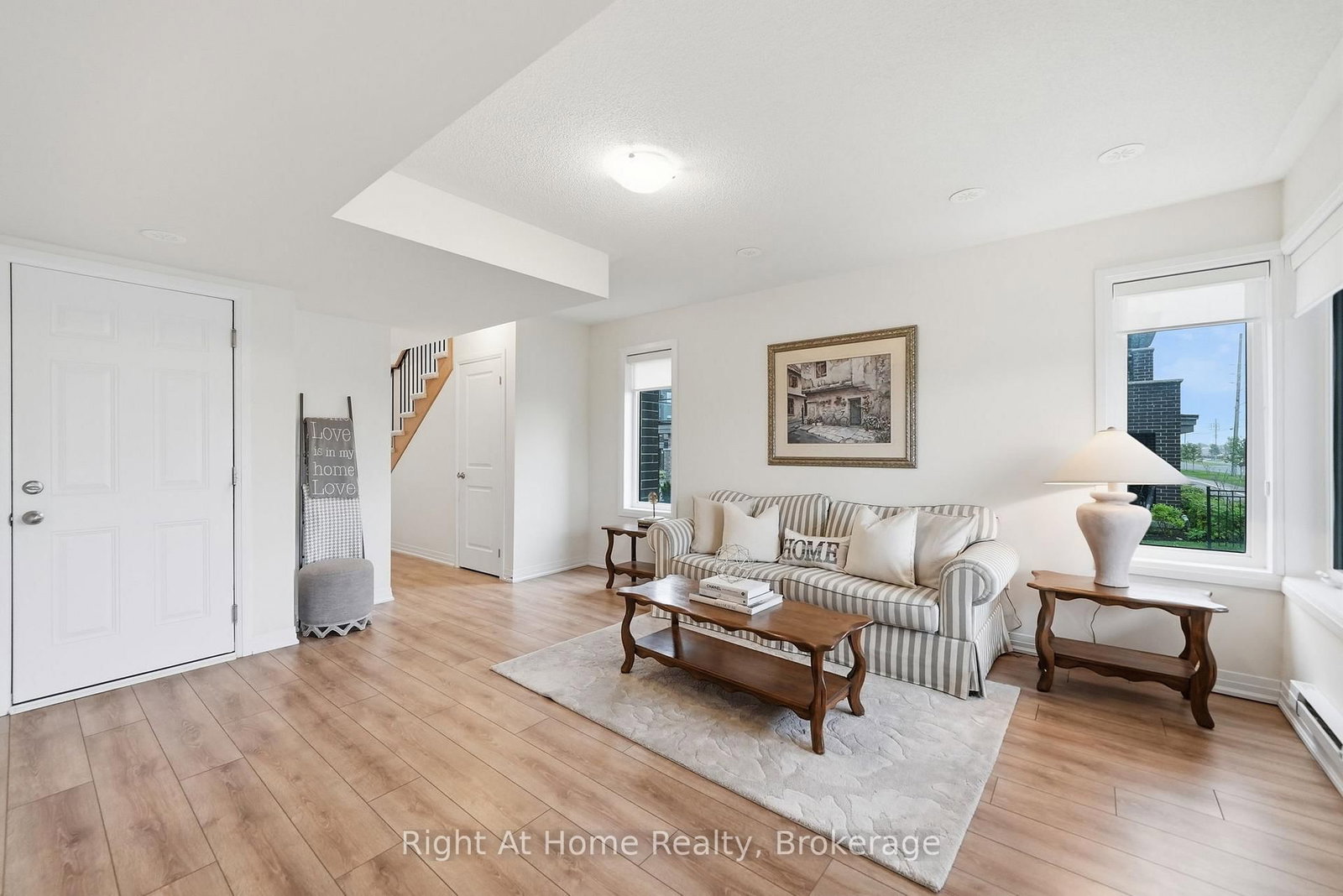 52 Emmas Way • Whitby, ON photo 6