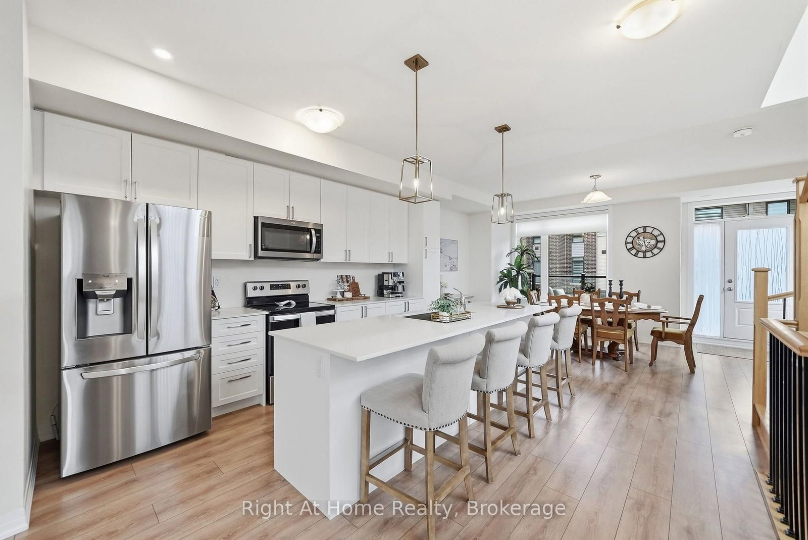 52 Emmas Way • Whitby, ON photo 8