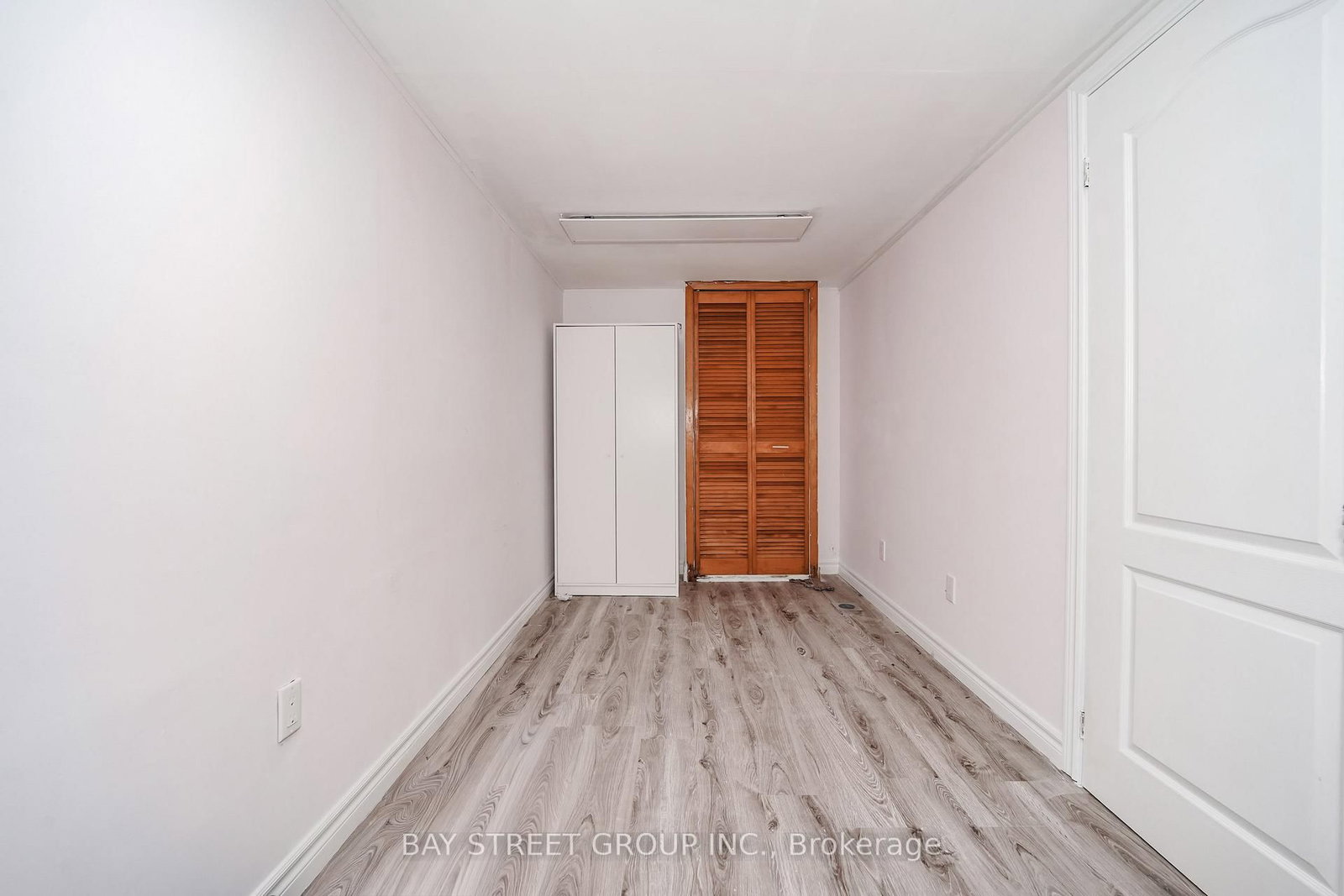 54 Thyra Avenue • Toronto, ON photo 18