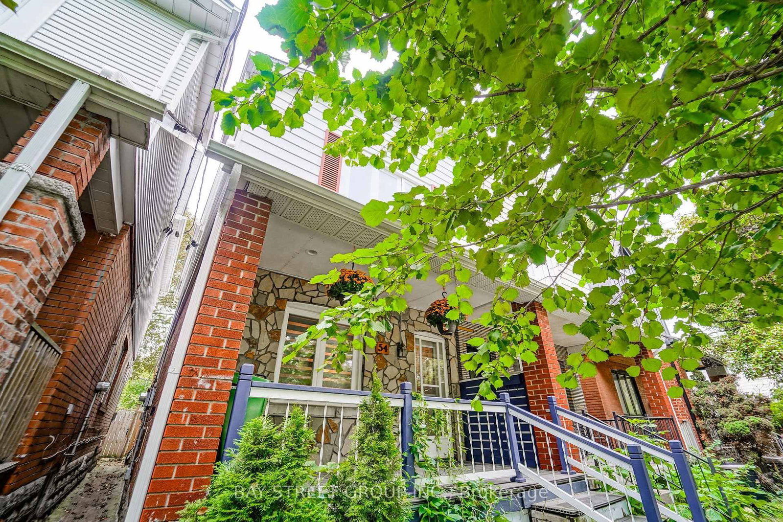 54 Thyra Avenue • Toronto, ON photo 2