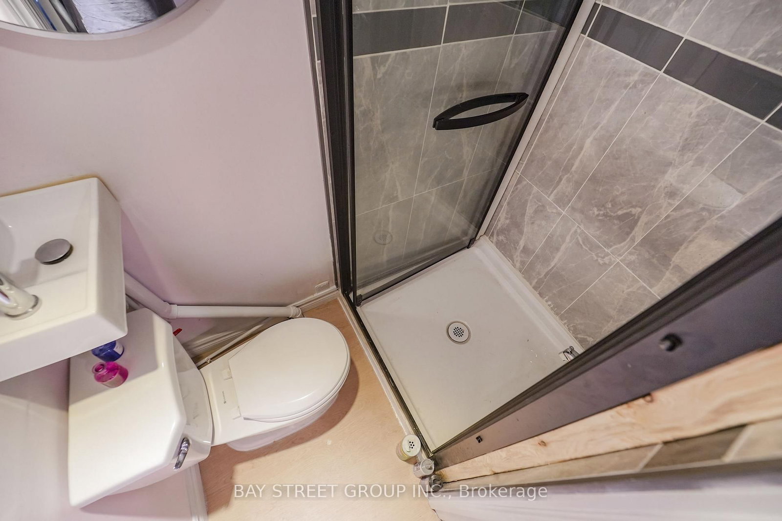 54 Thyra Avenue • Toronto, ON photo 21