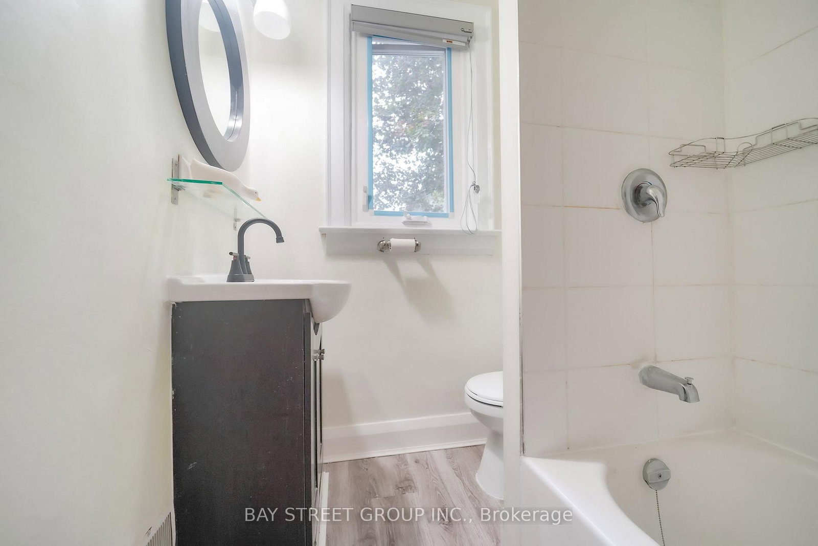 54 Thyra Avenue • Toronto, ON photo 22