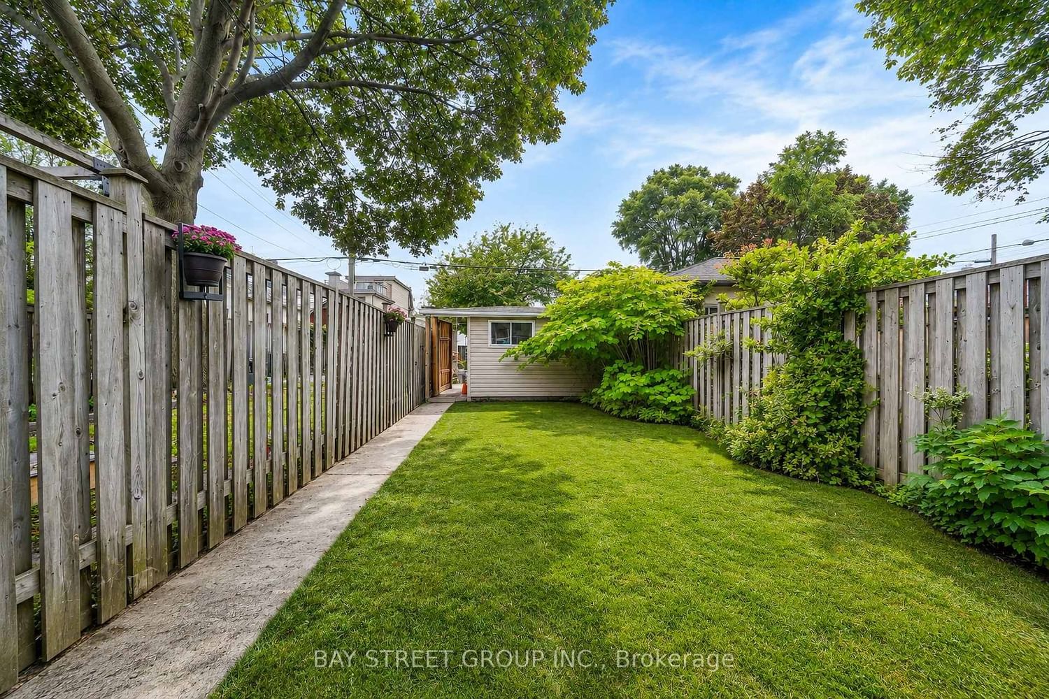 54 Thyra Avenue • Toronto, ON photo 27