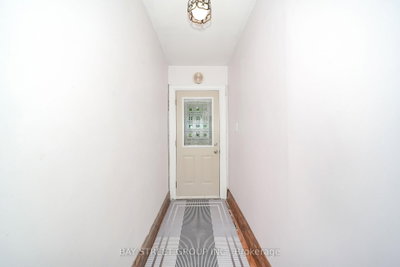 54 Thyra Avenue • Toronto, ON photo 3