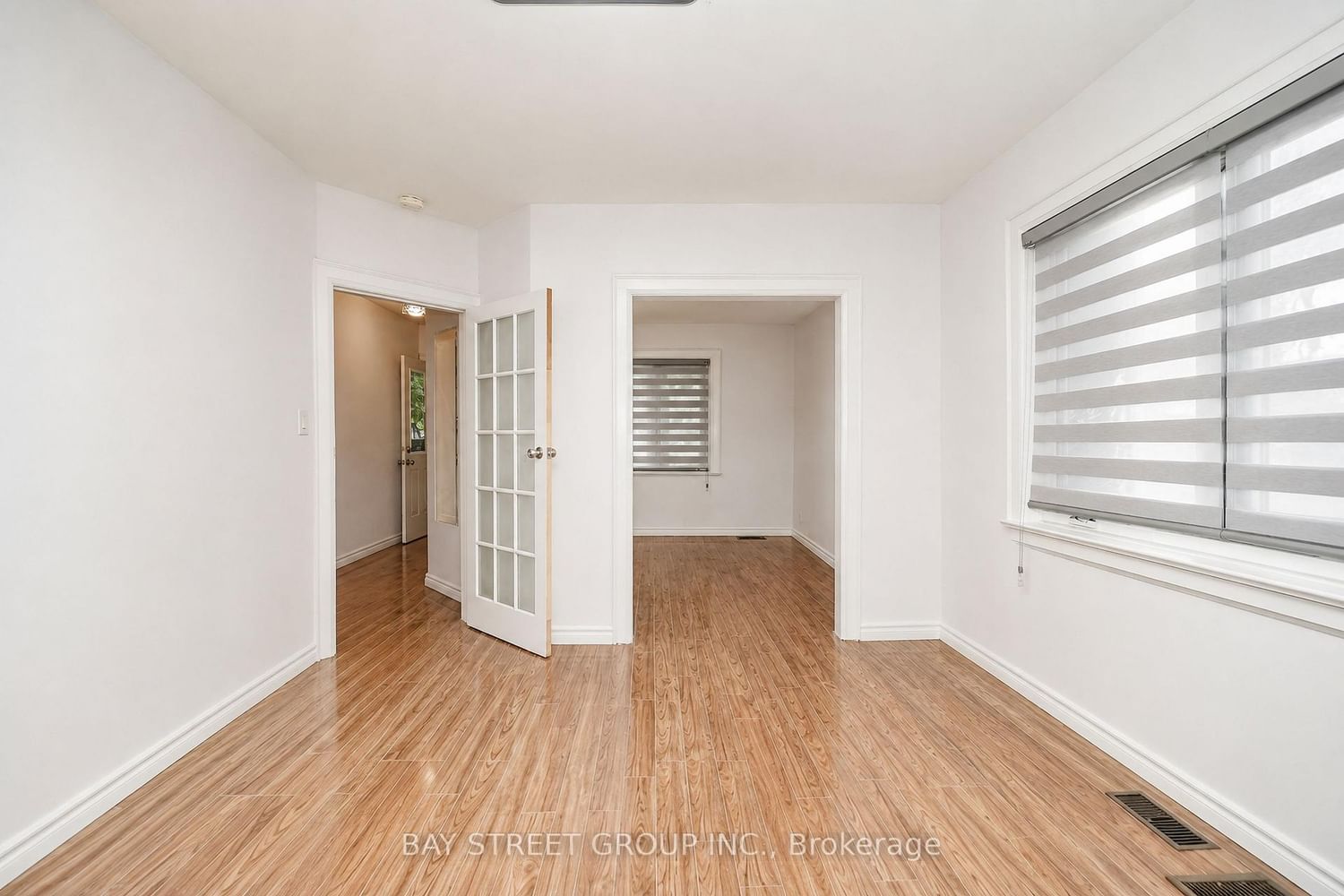 54 Thyra Avenue • Toronto, ON photo 6