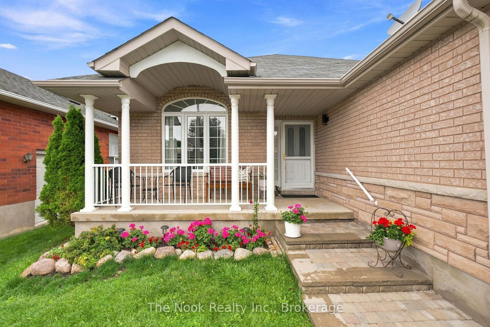 638 Longworth Avenue • Clarington, ON photo 3