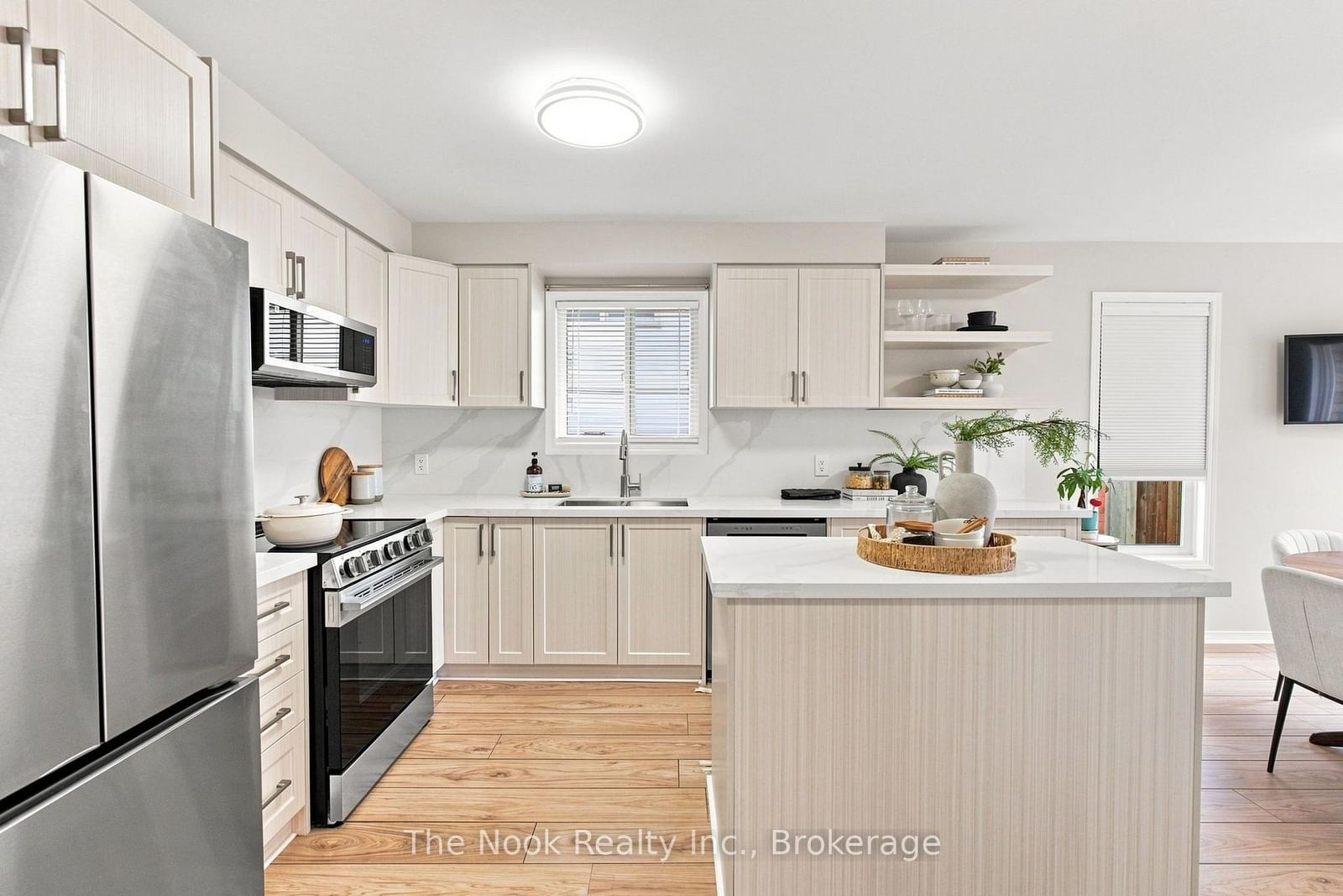 638 Longworth Avenue • Clarington, ON photo 6