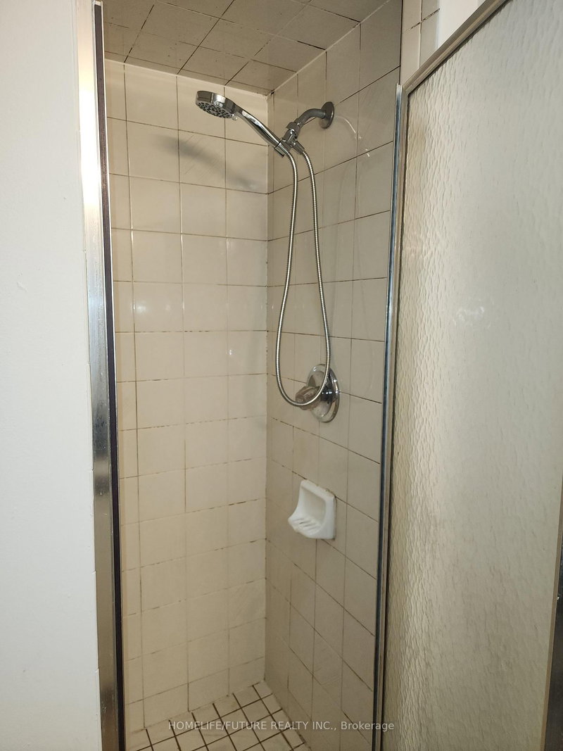410 Mclevin Toronto,ON M1B 5J5 — Photo 12