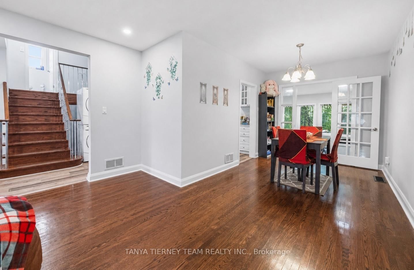 118 Rossland Road W • Oshawa, ON photo 8