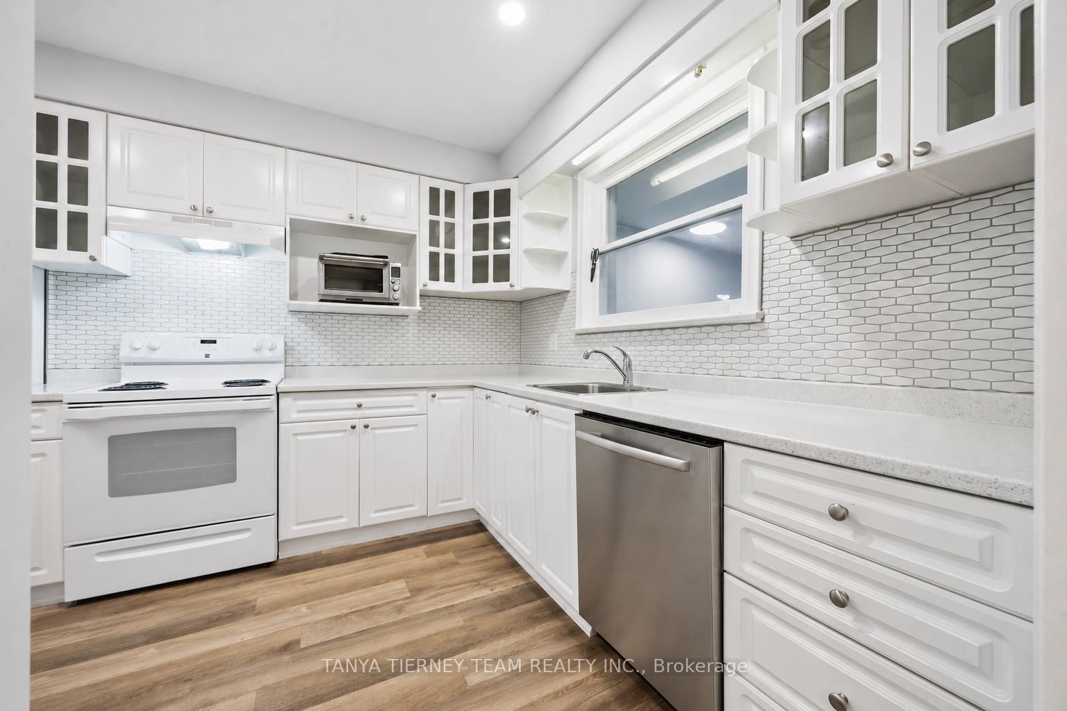 118 Rossland Road W • Oshawa, ON photo 9