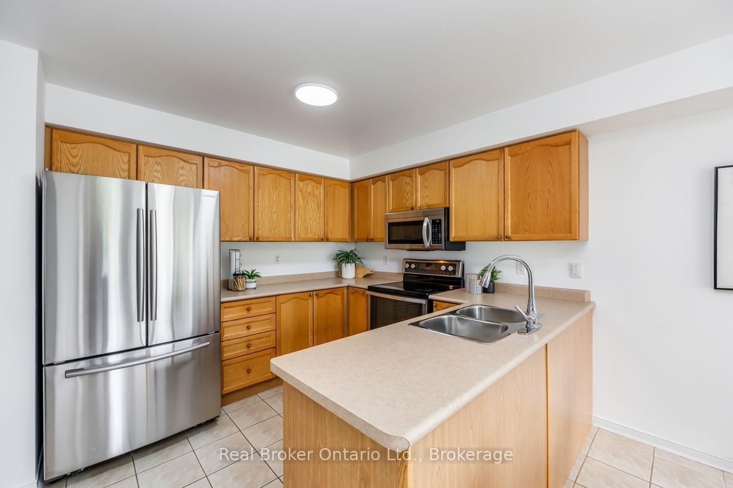 36 Bannister Street • Clarington, ON photo 8