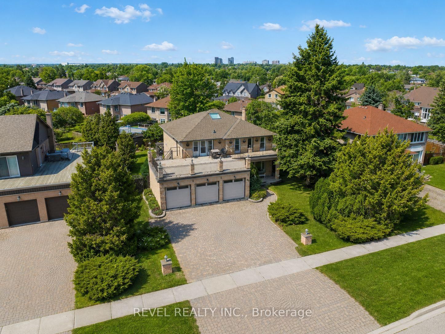 88 Lake Driveway W • Ajax, ON photo 1