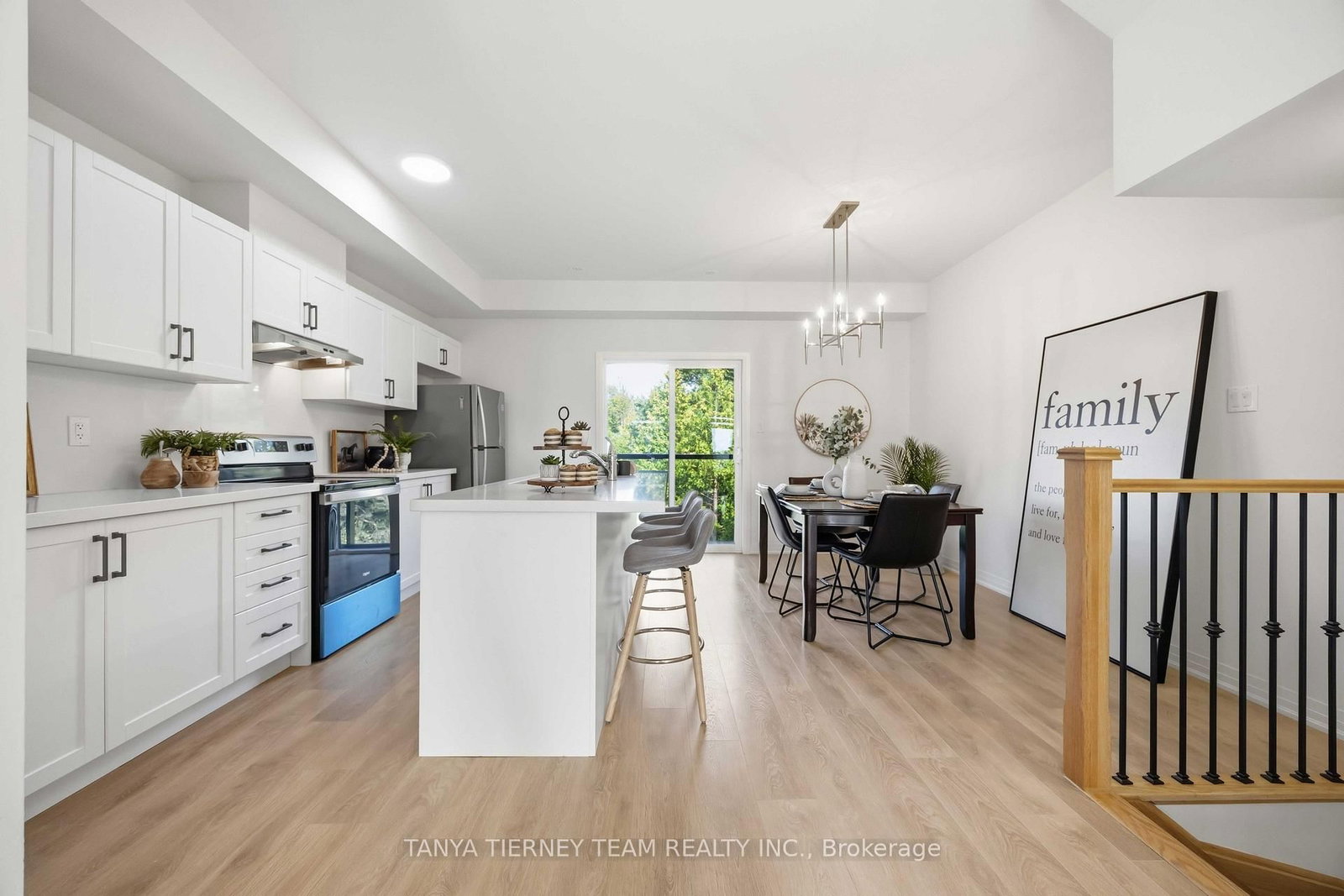 53 Emmas Way • Whitby, ON photo 14