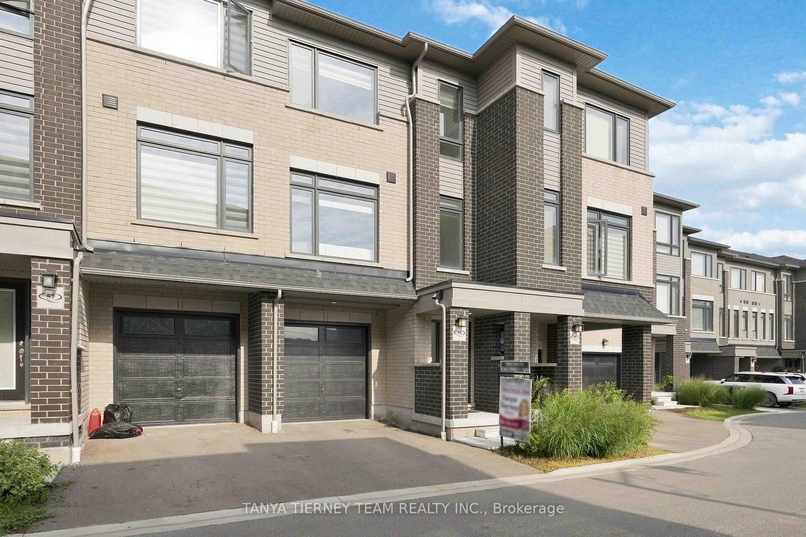53 Emmas Way • Whitby, ON photo 5