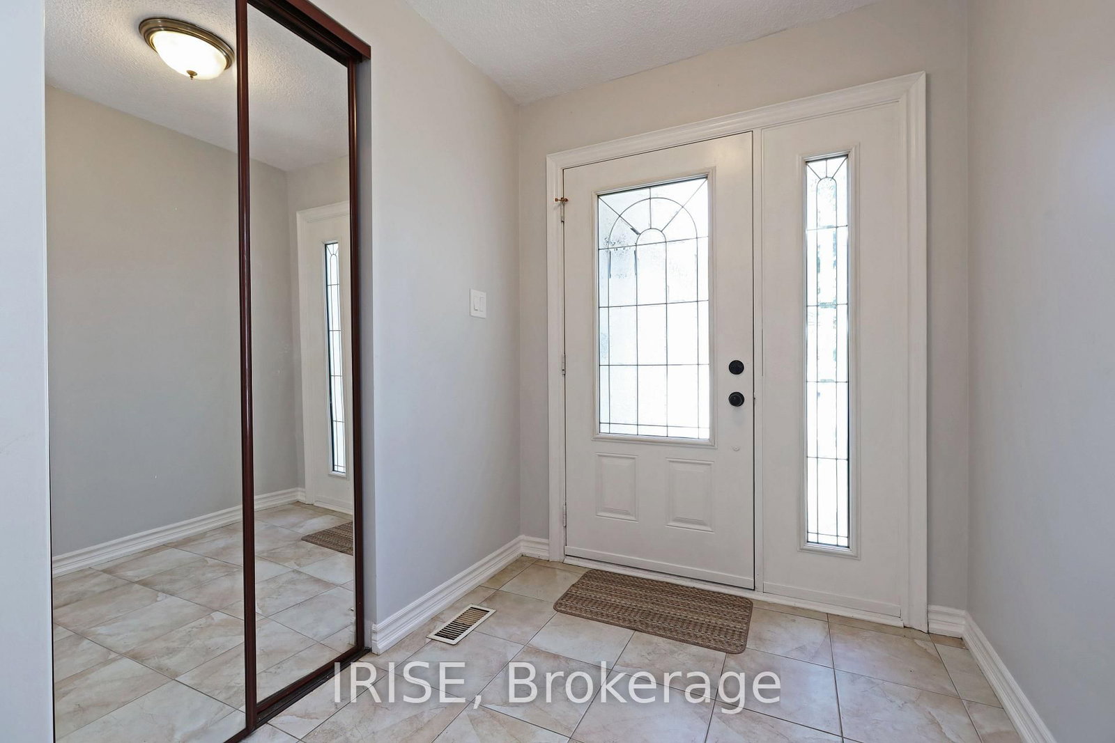 115 Winter Gardens Trail • Toronto, ON photo 10