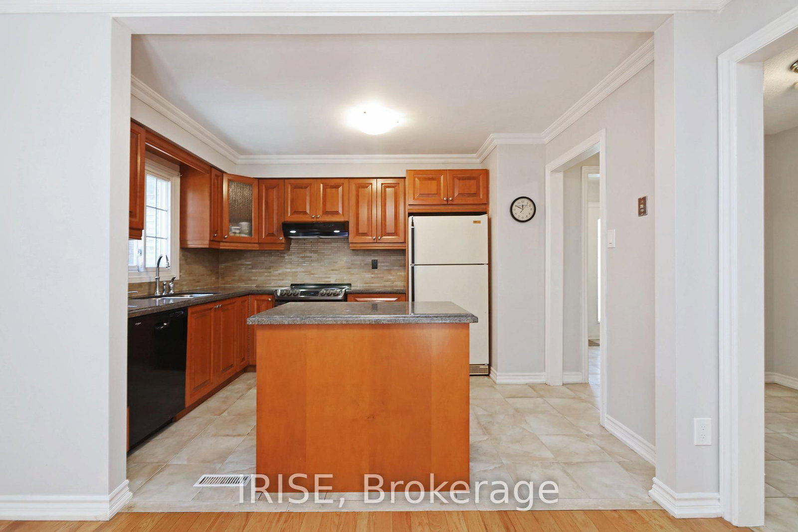 115 Winter Gardens Trail • Toronto, ON photo 18