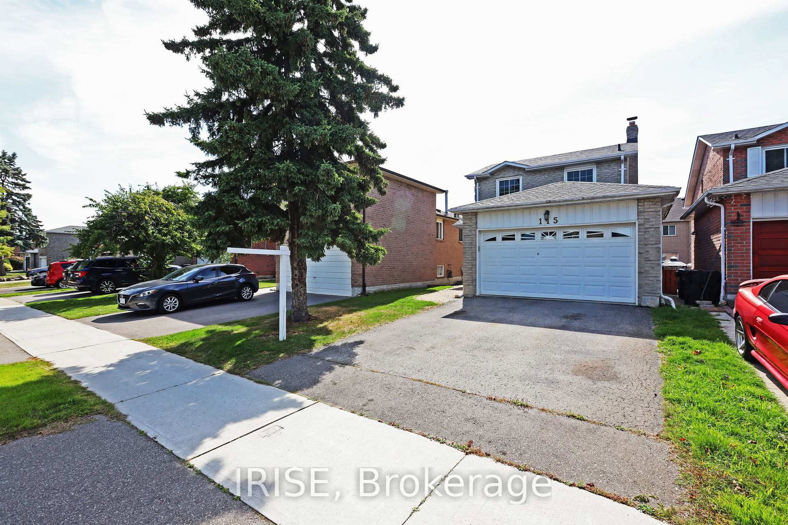 115 Winter Gardens Trail • Toronto, ON photo 6