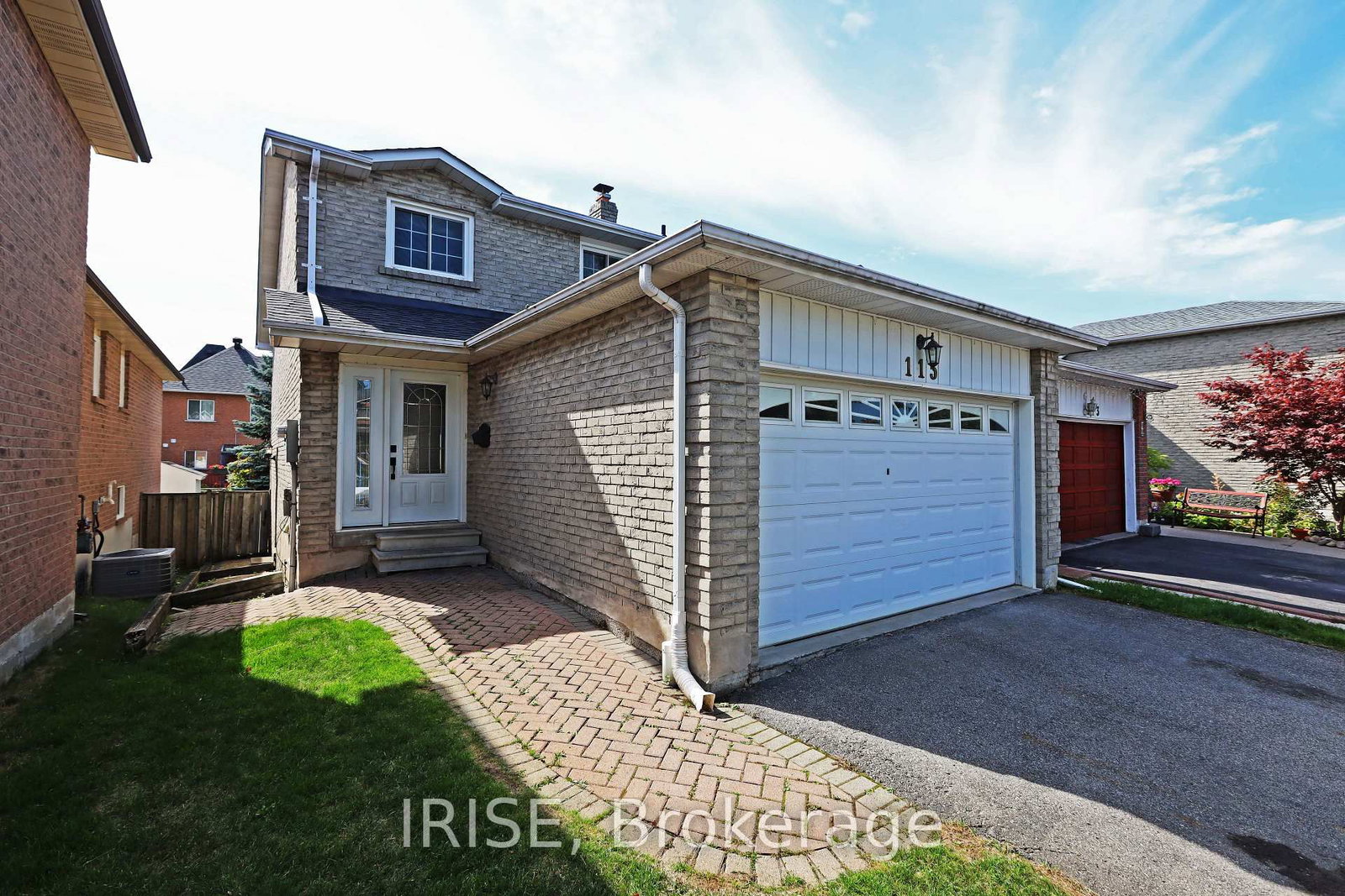 115 Winter Gardens Trail • Toronto, ON photo 8