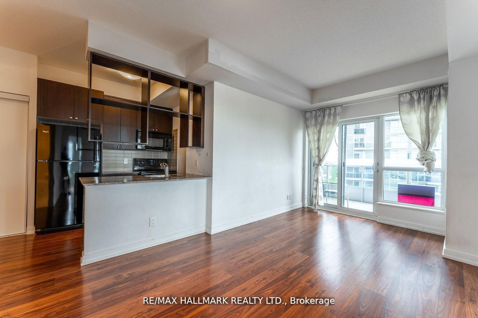 2220 - 181 Village Green Square, Toronto 2