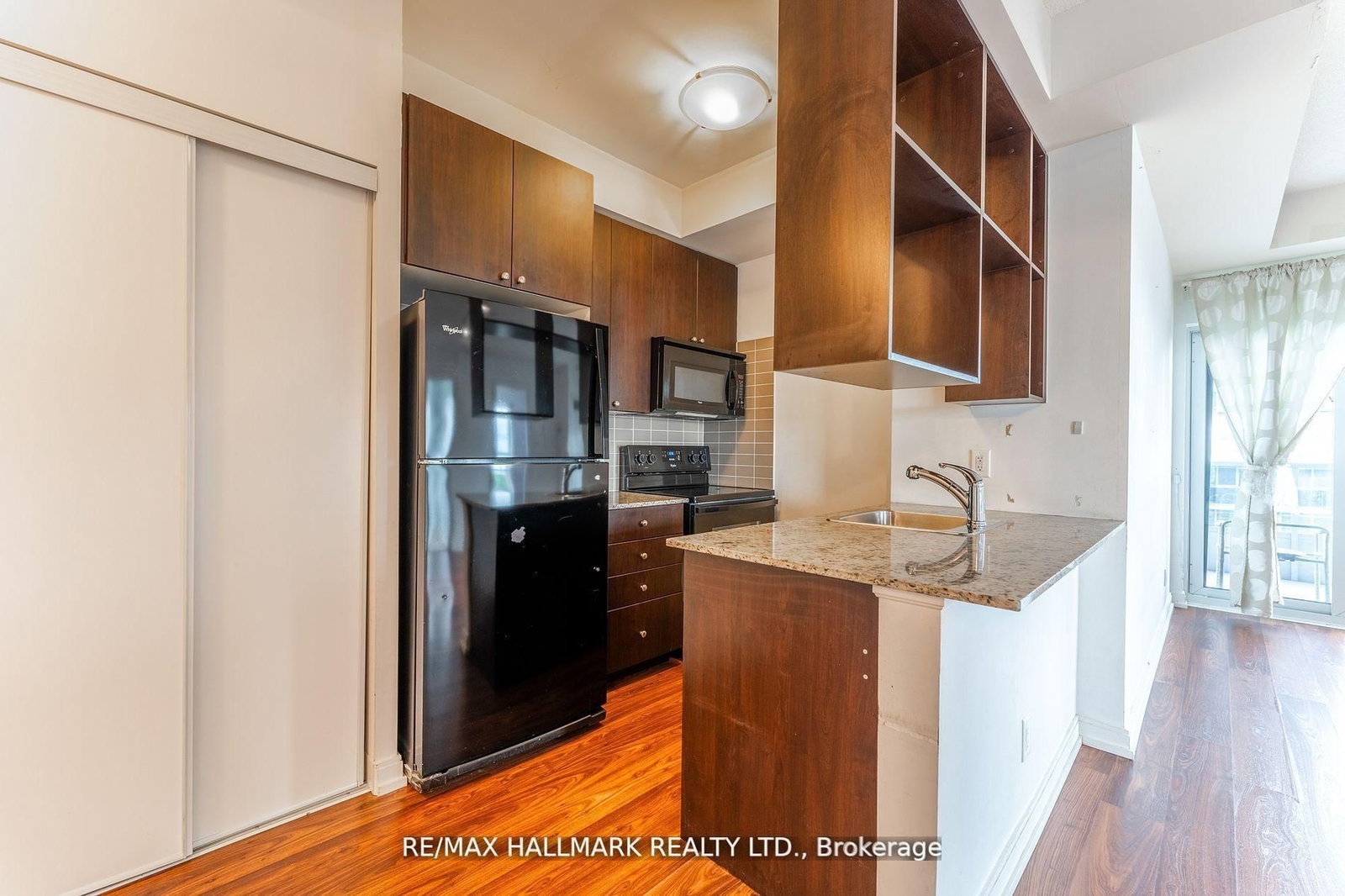 2220 - 181 Village Green Square, Toronto 5