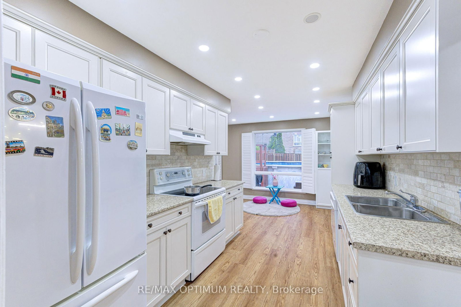 11 Murkar Crescent • Whitby, ON photo 16