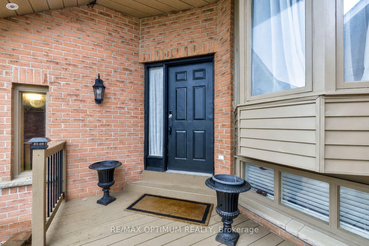 11 Murkar Crescent • Whitby, ON photo 3