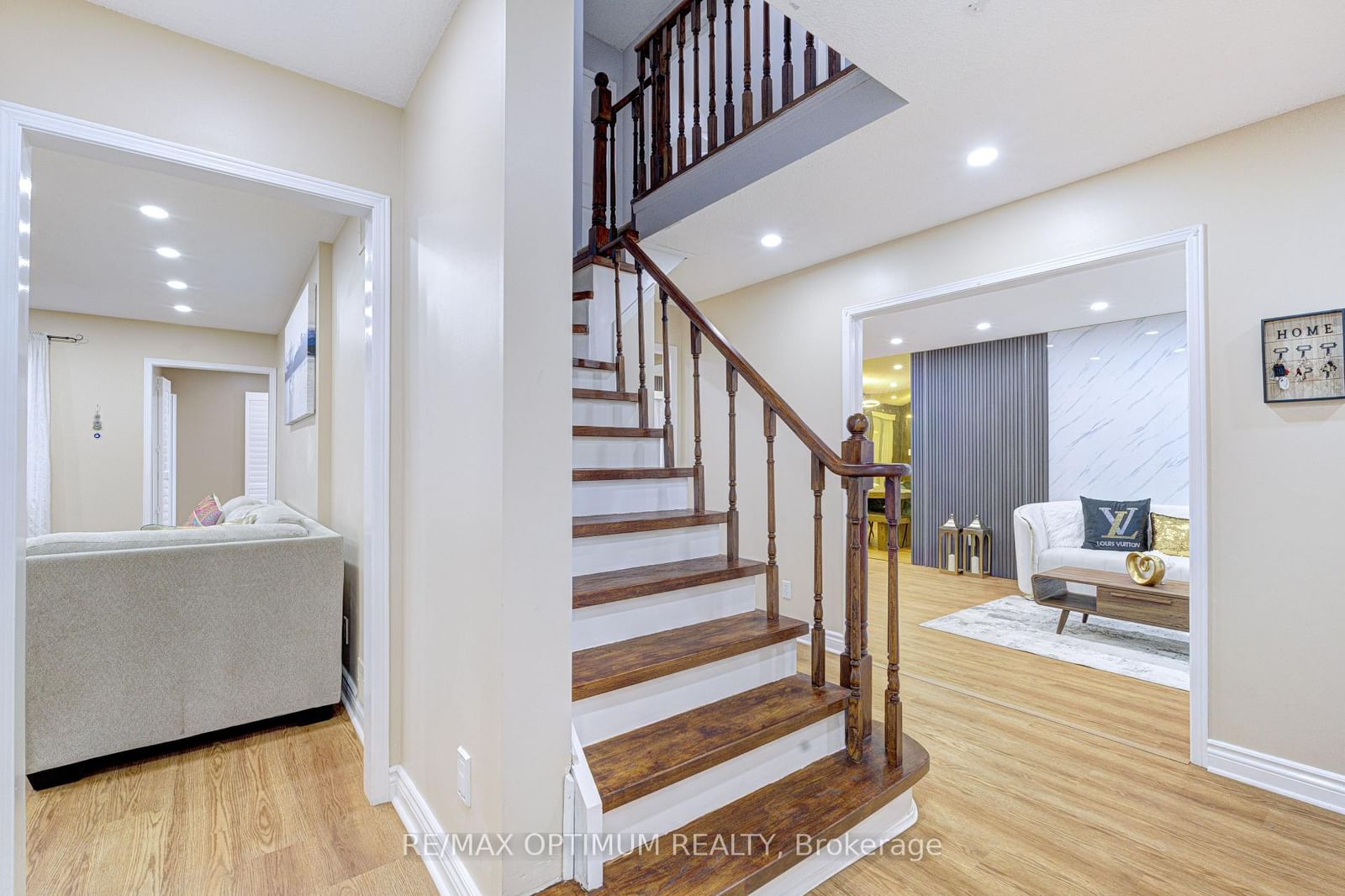 11 Murkar Crescent • Whitby, ON photo 6
