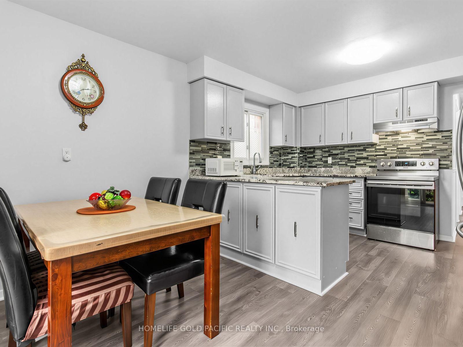 156 Ravenscroft Road • Ajax, ON photo 10
