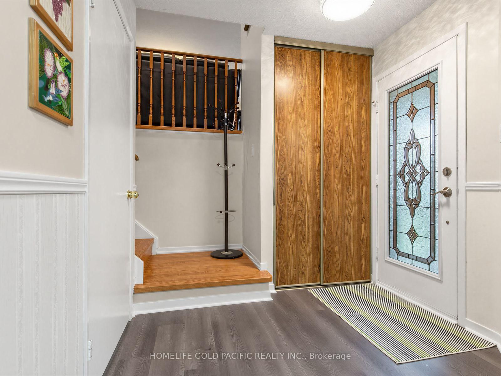 156 Ravenscroft Road • Ajax, ON photo 3