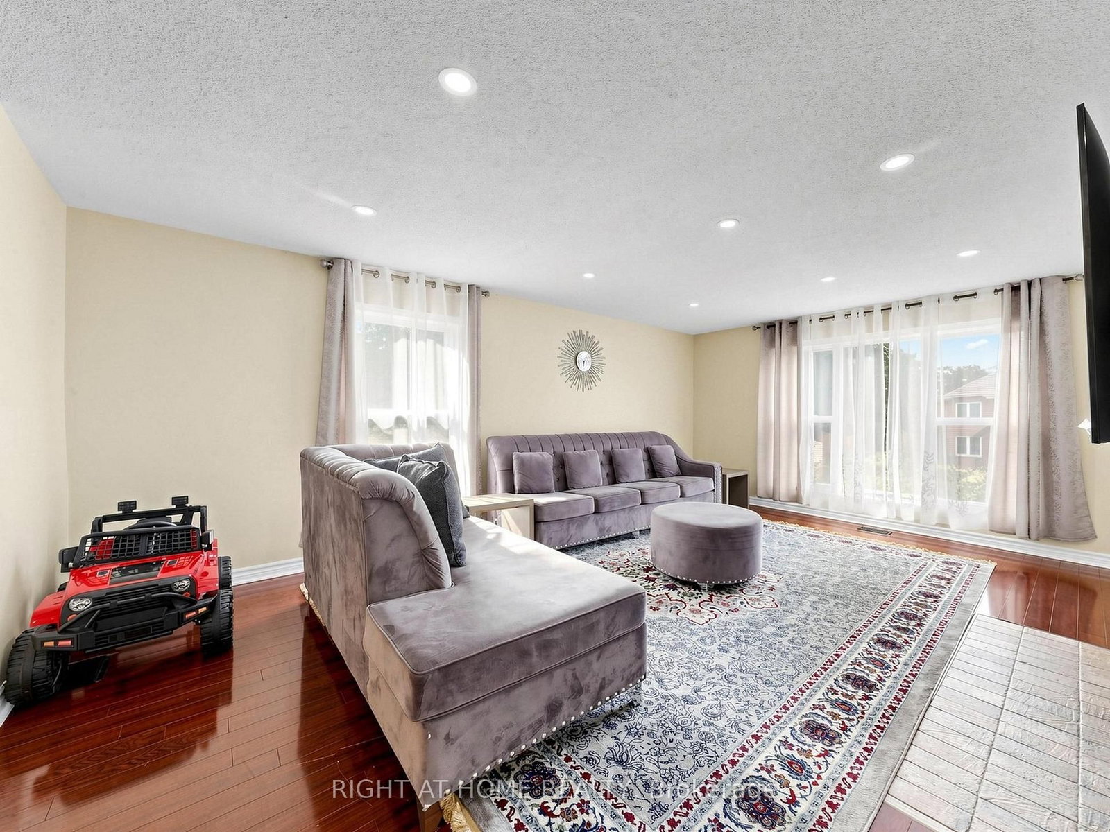 59 Brennan Road • Ajax, ON photo 17