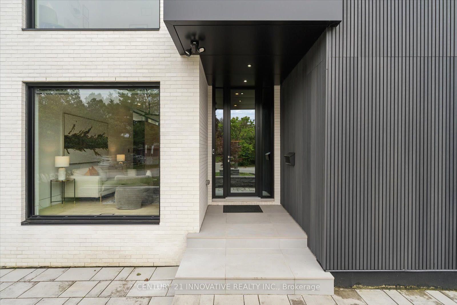 10 Haida Court • Toronto, ON photo 4