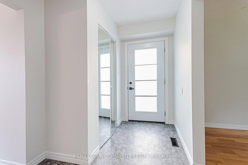 1319 Fenelon Crescent