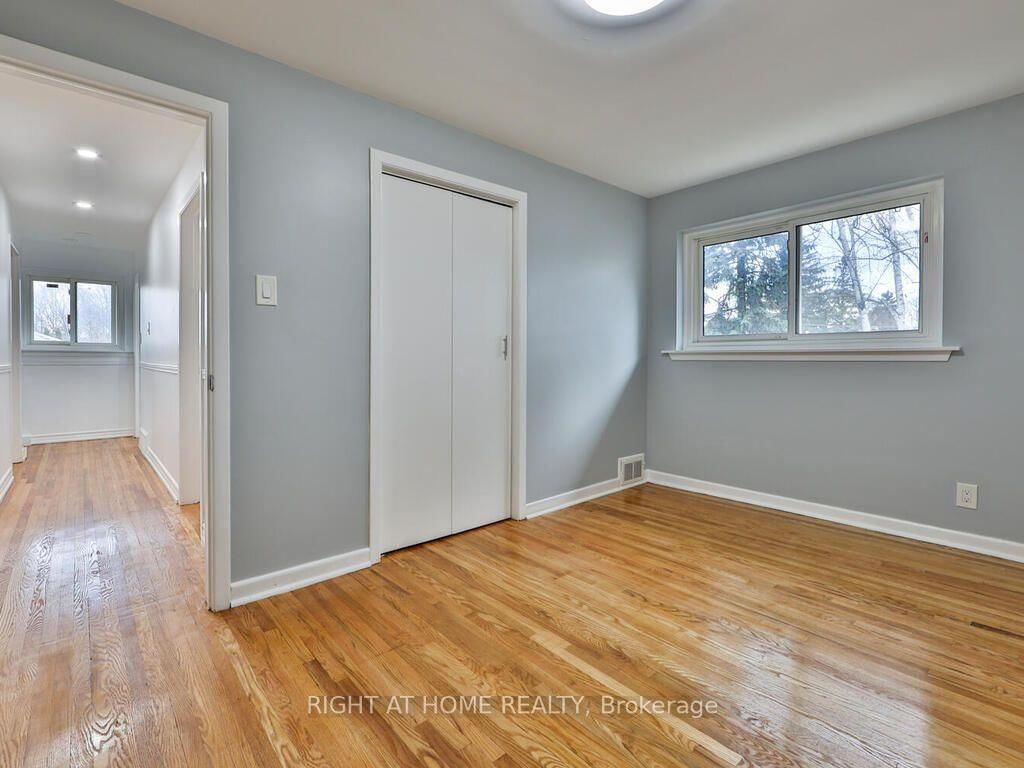 9 Allister Avenue • Toronto, ON photo 25