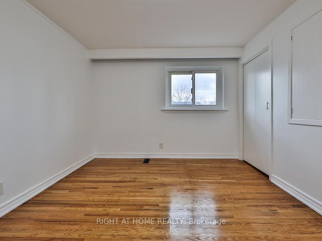 9 Allister Avenue • Toronto, ON photo 29