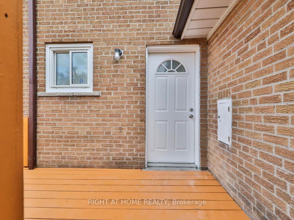 9 Allister Avenue • Toronto, ON photo 32