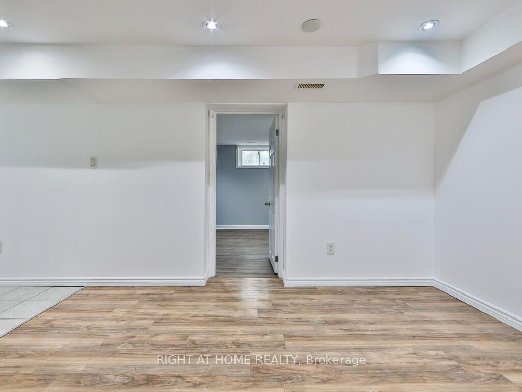 9 Allister Avenue • Toronto, ON photo 36