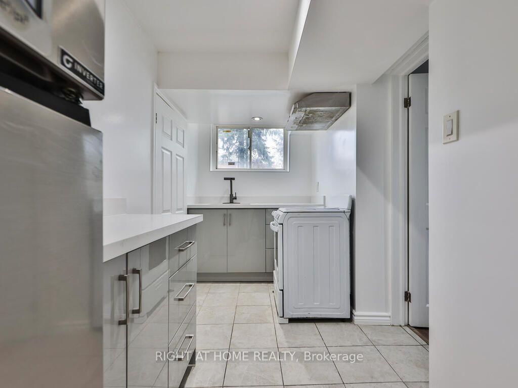 9 Allister Avenue • Toronto, ON photo 38