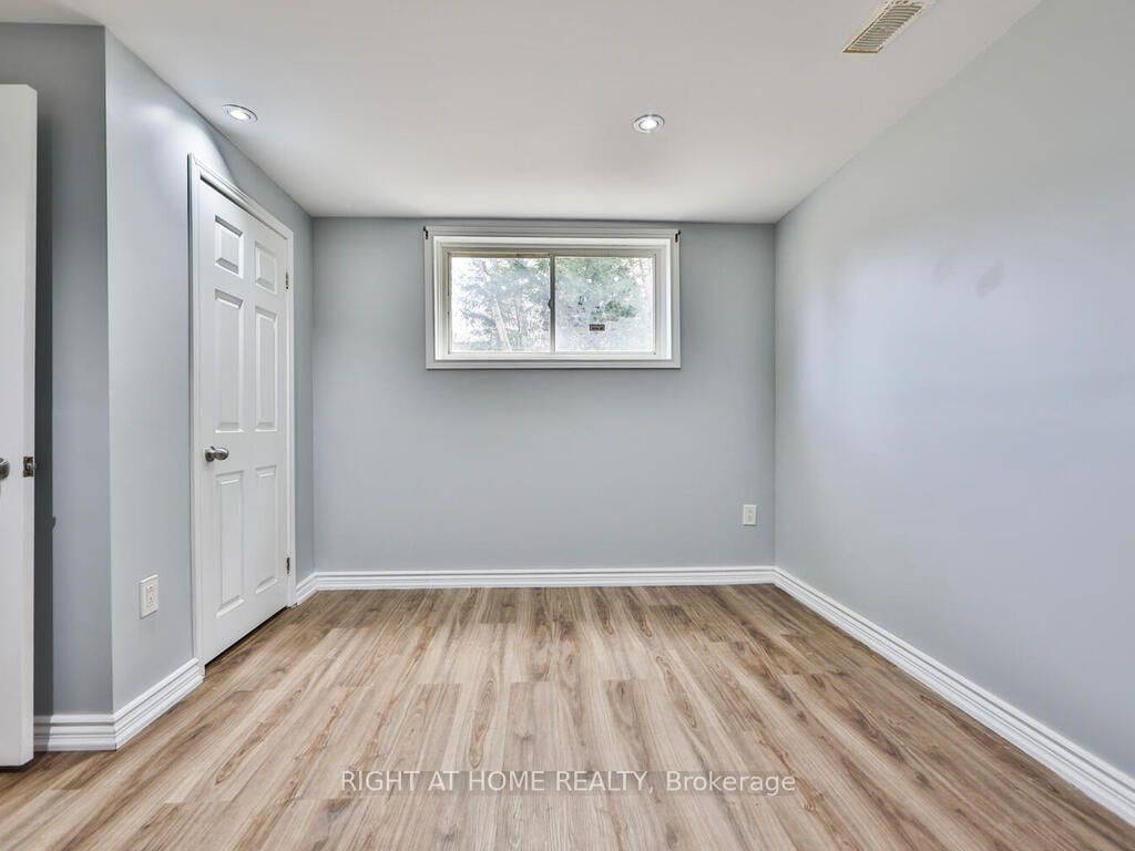 9 Allister Avenue • Toronto, ON photo 40