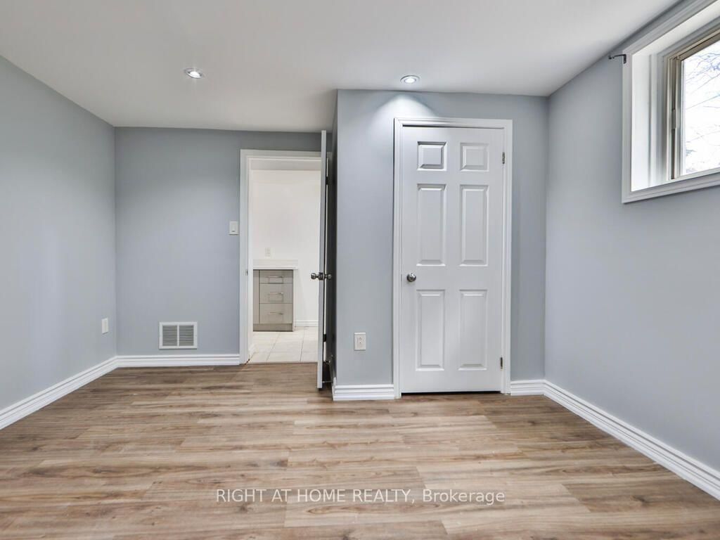 9 Allister Avenue • Toronto, ON photo 42