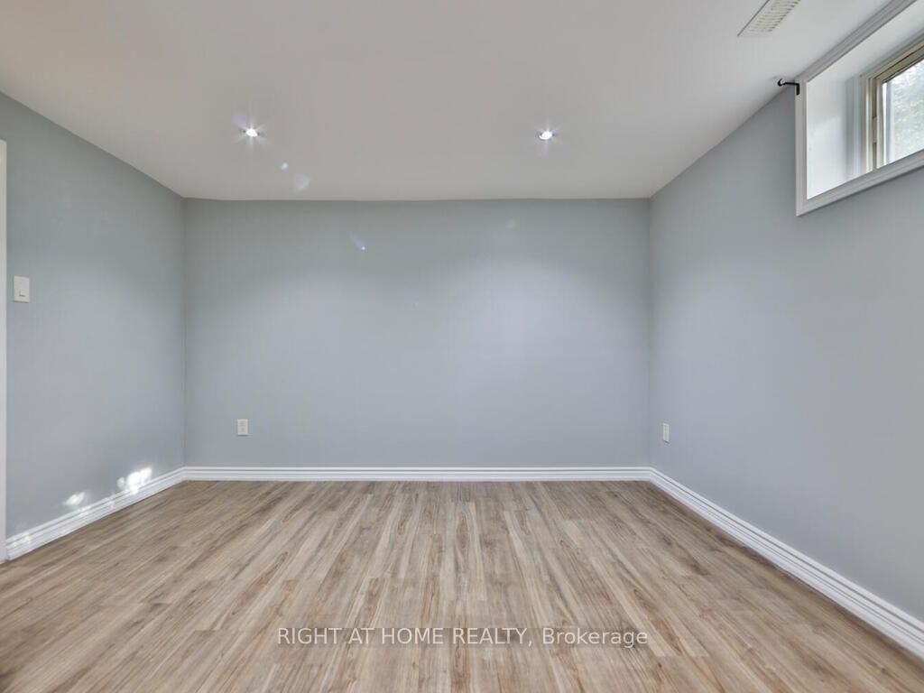 9 Allister Avenue • Toronto, ON photo 47