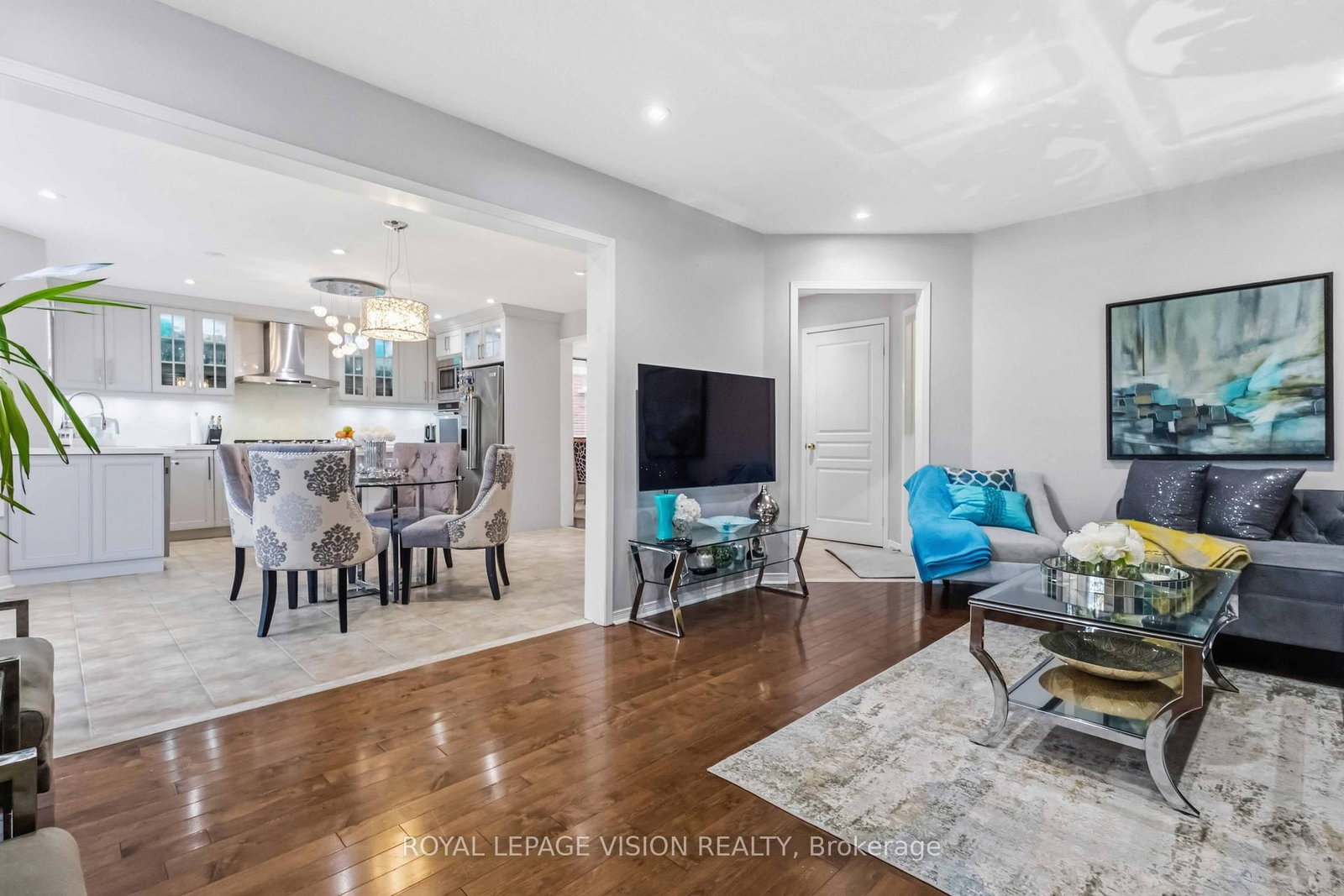 55 Medland Avenue E • Whitby, ON photo 18